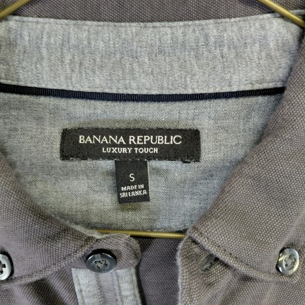 Banana Republic Luxury Touch Mens Small Gray Long Sleeve Button Down Shirt Pique